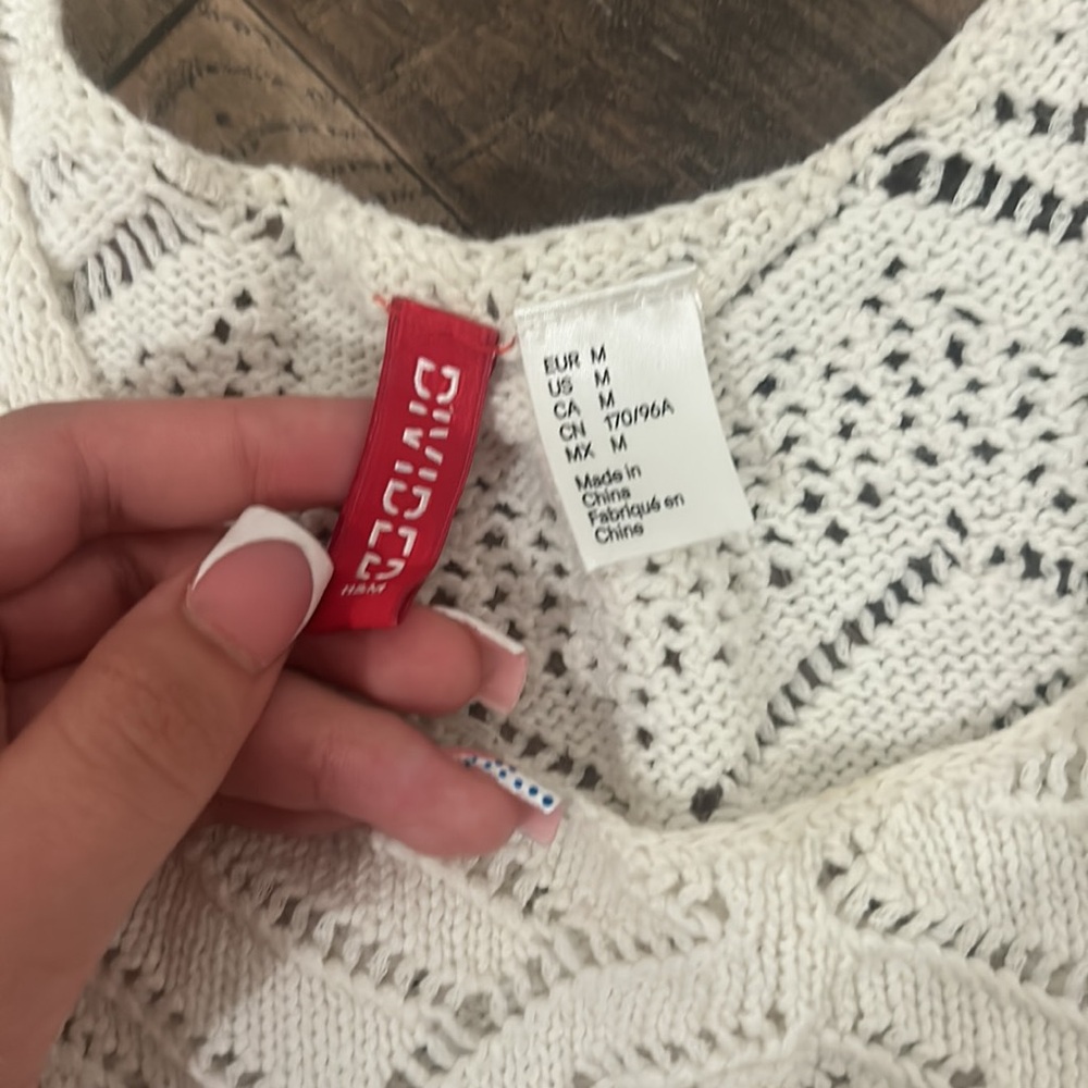 H&M Divided Crochet Knit Boho Short Sleeve White Top Size Médium - Picture 4 of 4